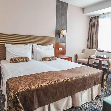Grand Napoca Готель 4*