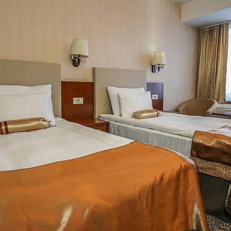 호텔 Grand Napoca 4*