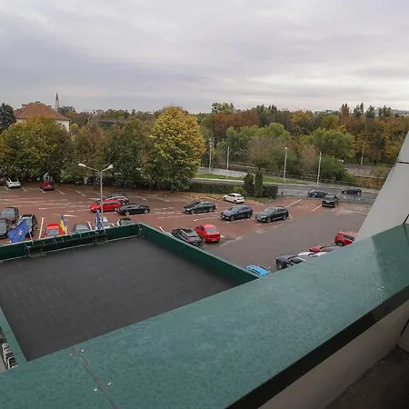 Grand Napoca Готель