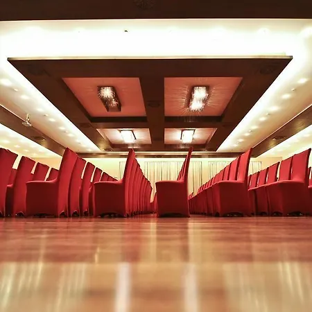 Grand Napoca Готель 4*