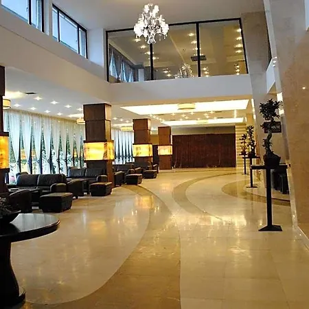 纳波卡大酒店 酒店 4*